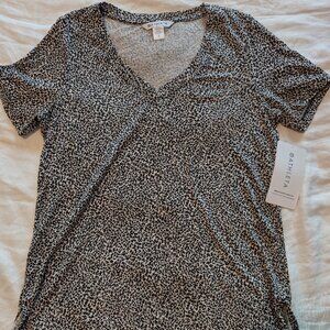NWT Athleta Breezy V-Neck Tee • Small • Brown & Black Leopard Print